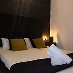 Cozy Rooms
