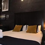 Cozy Rooms